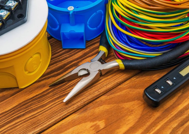 Instalaciones eléctricas para empresas: soluciones eficientes adaptadas a cada sector