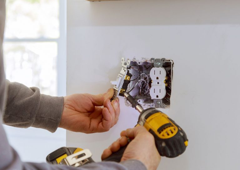 Instalación eléctrica en edificios: aspectos clave para garantizar seguridad y eficiencia colectiva